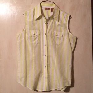 NWOT Wrangler Button down sleeveless shirt